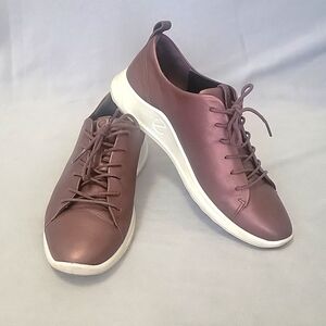 ECCO Leather Sneakers, Size EU 41/US 10-10.5, Color Fig Metallic